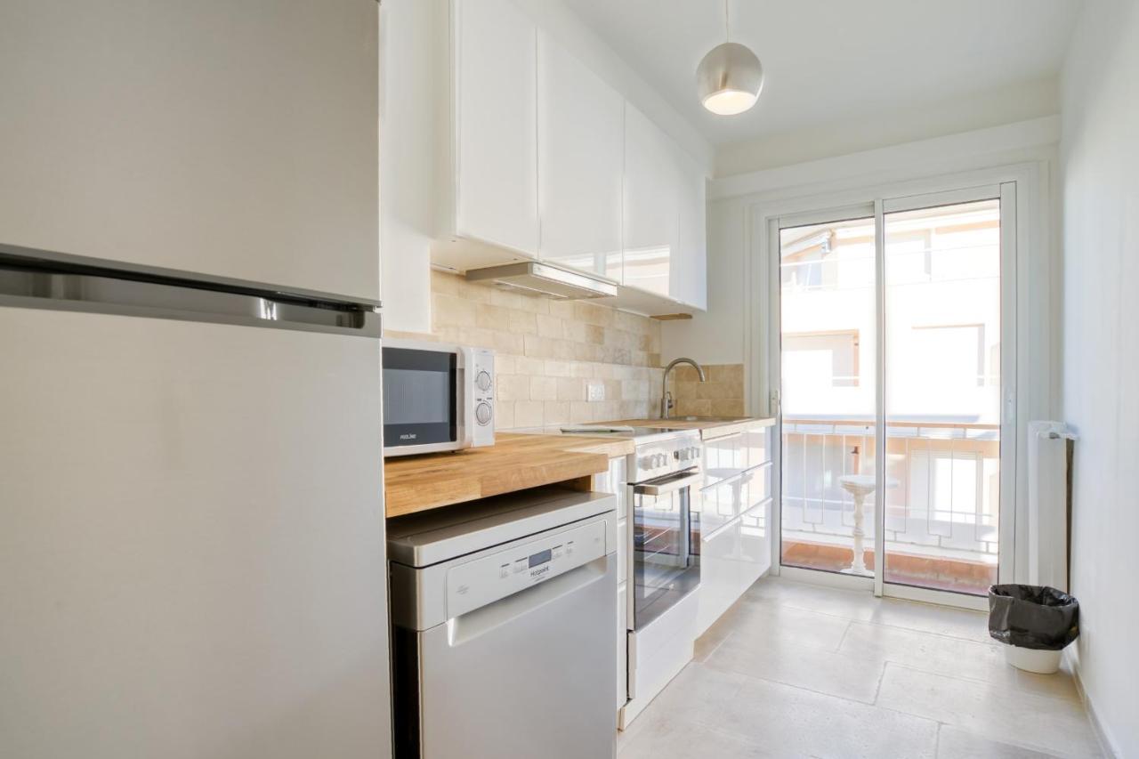 Appartement Bricka - Welkeys อองทีบส์ ภายนอก รูปภาพ